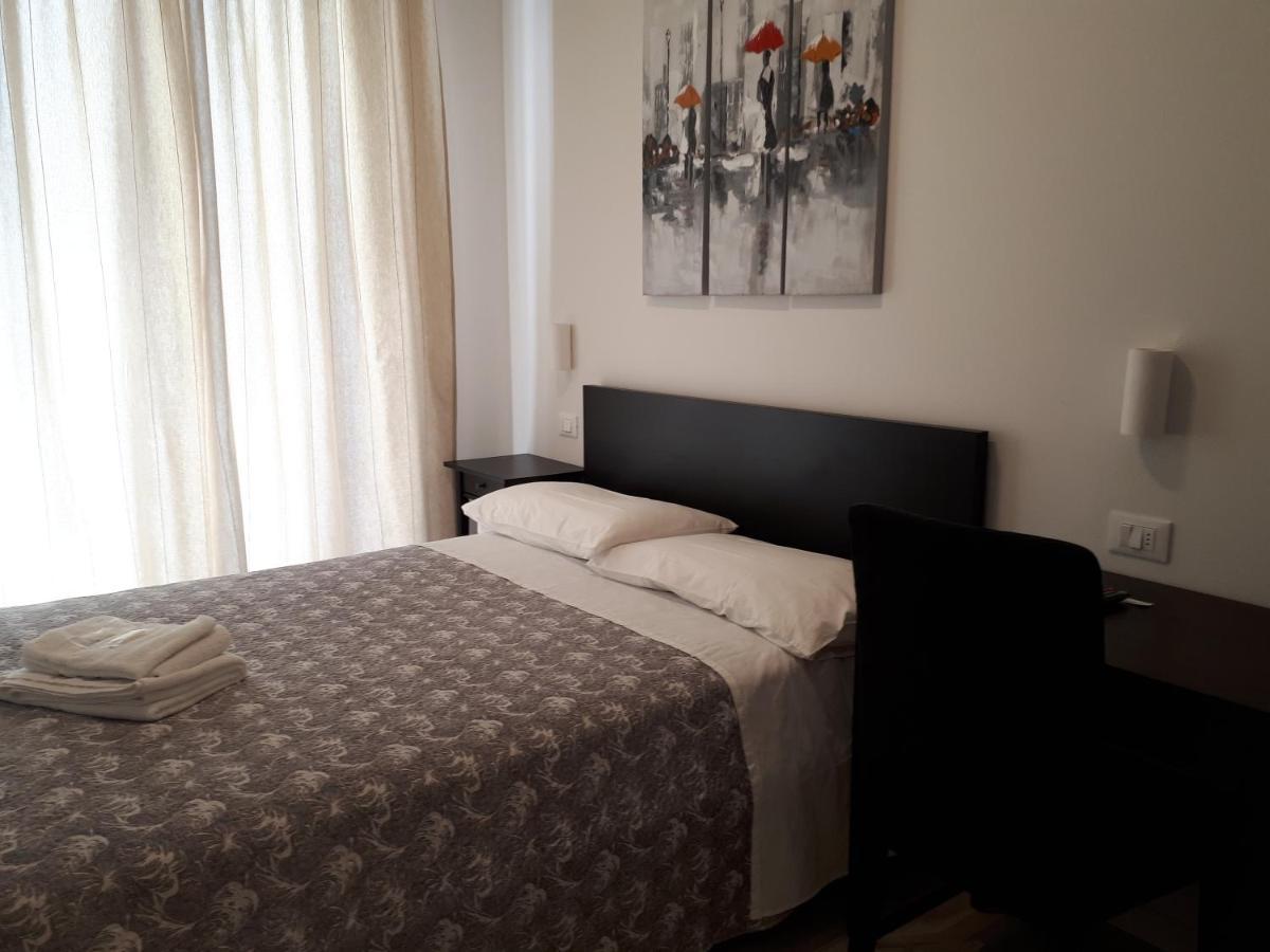 Soleluna Fiera 6 Rooms Bologna Kültér fotó