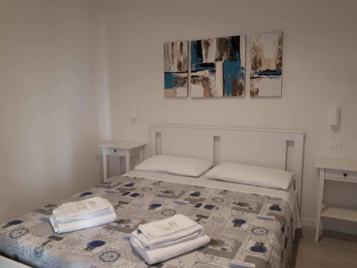 Soleluna Fiera 6 Rooms Bologna Kültér fotó