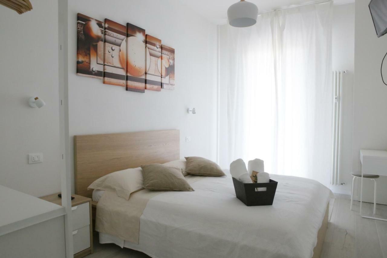 Soleluna Fiera 6 Rooms Bologna Kültér fotó