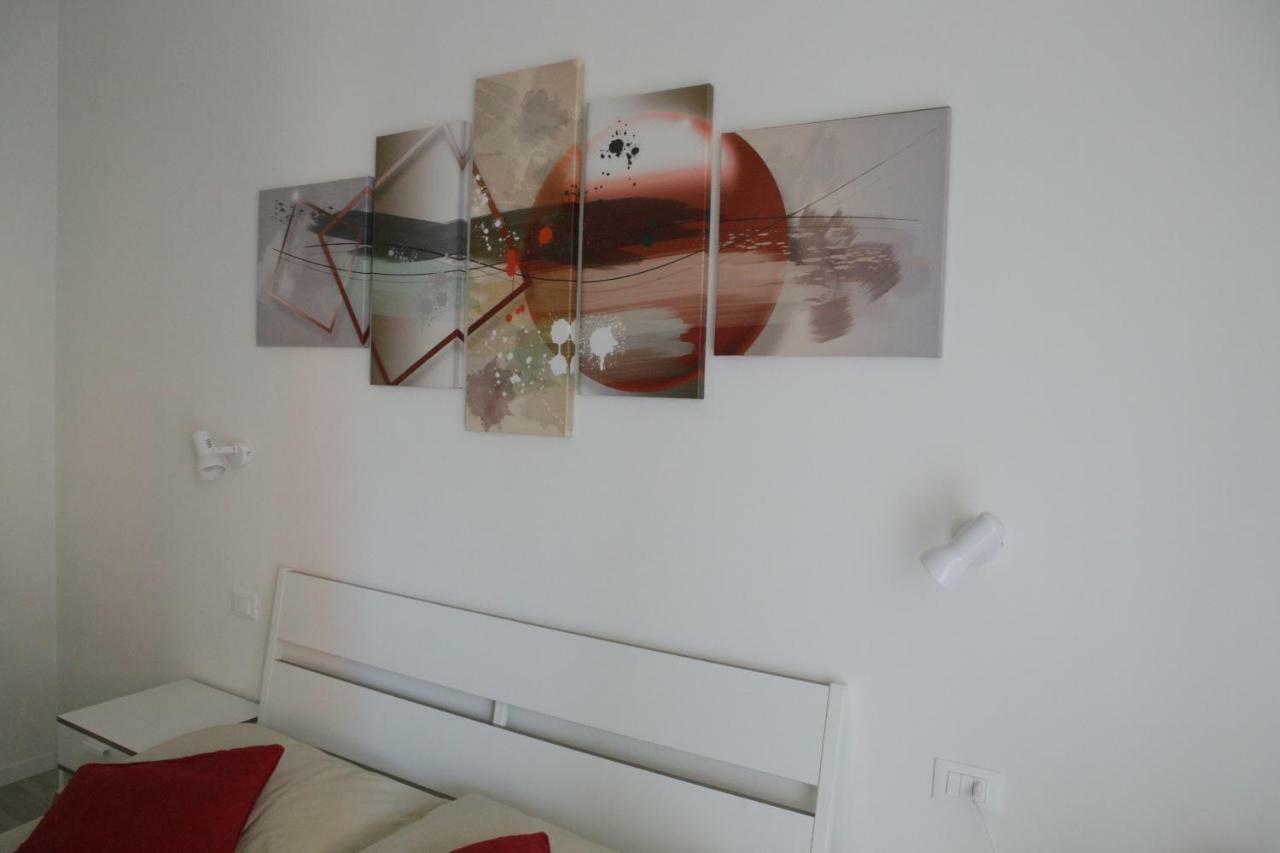 Soleluna Fiera 6 Rooms Bologna Kültér fotó