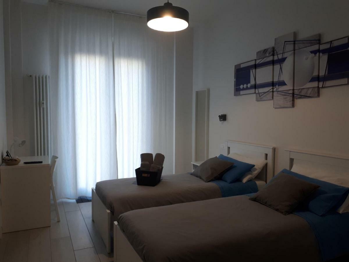 Soleluna Fiera 6 Rooms Bologna Kültér fotó
