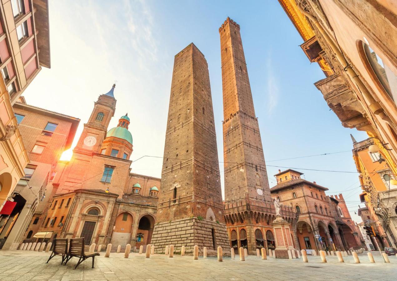 Soleluna Fiera 6 Rooms Bologna Kültér fotó